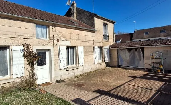 Maison de charme à Orrouy - Un havre de paix à rafraichir avec grand potentiel