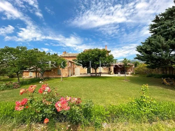 Authentique Mas en pierre sur 4021 m², vue Mont Ventoux- 2 habitations