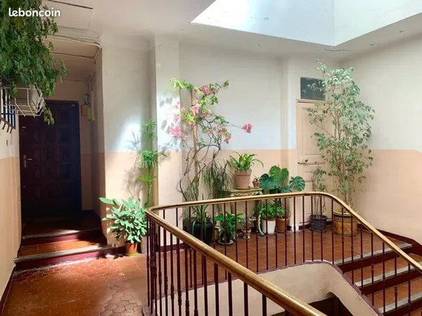 Appartement atypique aux portes du Panier, dans ancien couvent du XVII