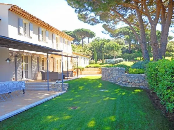 Maison 10 pièces 380 m²