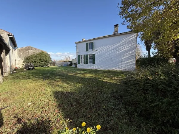 MAISON À RENOVER - TONNAY CHARENTE