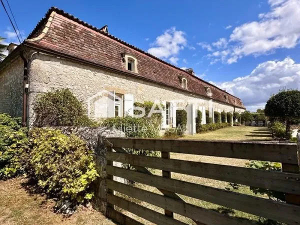 Maison 16 pièces 550 m²