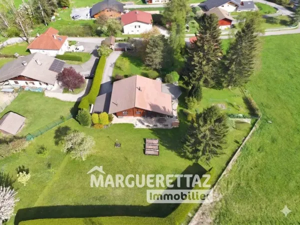 Chalet - vue dégagée - calme - 164 m² habitables - 2705 m² de te