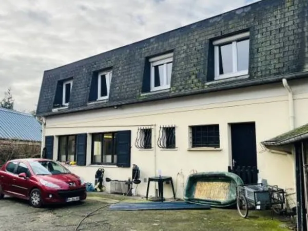 OM 1213 - IMMEUBLE A USAGE DE COMMERCE ET D'HABITATION PROCHE DE SAINT VALERY SU