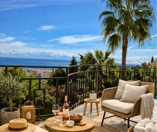 Villa d'exception 240 m² - 4 suites - piscine - proche Monaco