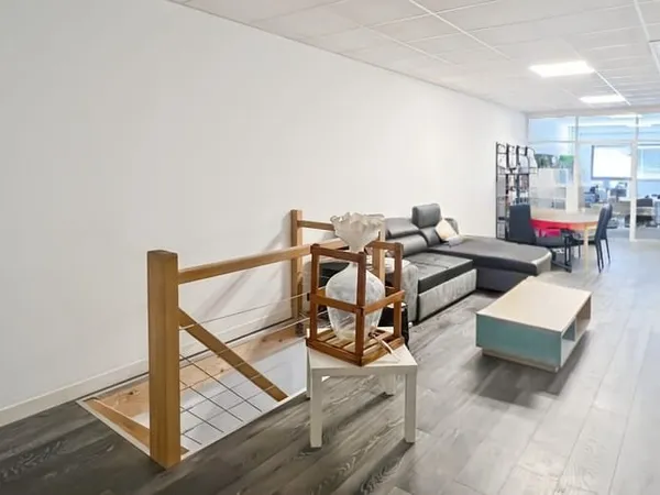 Local d'activité 180 m²
