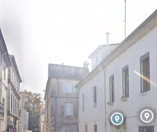 Maison de ville 80m² R+2 - Nîmes centre - Garage + Cour intérieure - 232 000€ (honoraires inclus)