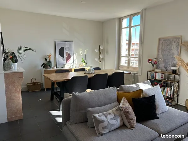 T4 spacieux 95m2, lumineux, au calme, sans frais d'agence, 990 euros charges comprises