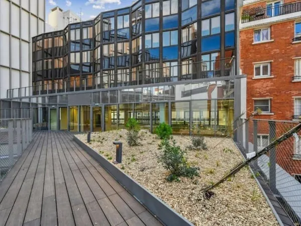 Bureaux 934 m²