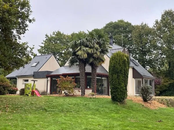 Grande maison de qualité avec terrain de plus de 4000 m2