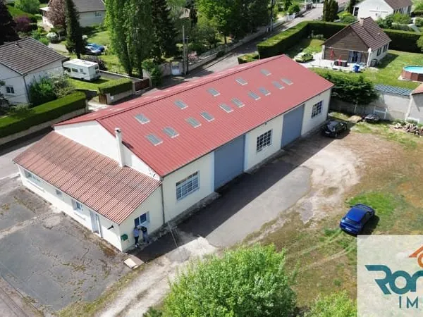 Logement 4 pièces/3 chambres d'une surface de 135 m2 + hanga