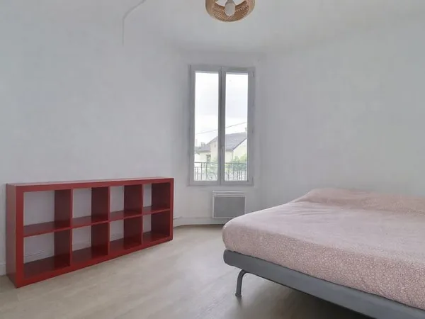 Studio Colombes 26 m² refait à neuf proche gare cave calme