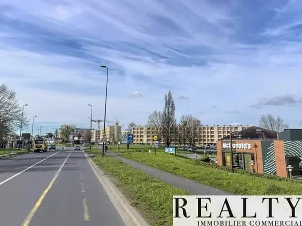 Boutique 2 pièces 250 m²