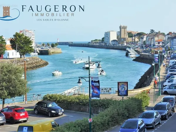 LA CHAUME - Superbe Appart 72 m2 hab. avec vue sur Chenal + Parking