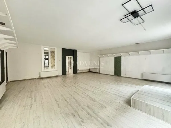 Bureau 141 m²