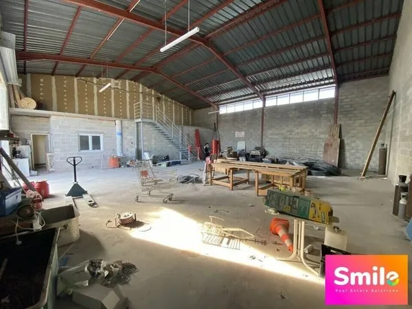Local d'activité 237 m²