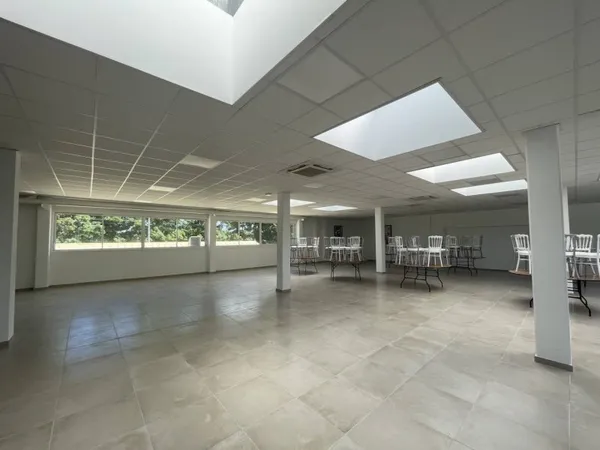 Bureaux 1620 m²