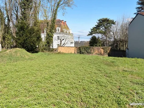 Terrain 759 m² SAINT CYR AU MONT D OR