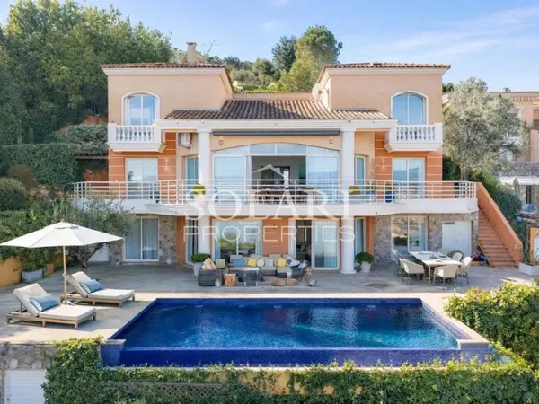 Villa 7 pièces 300 m²