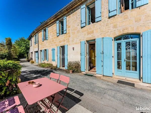 Propriété 9 pièces 318 m²