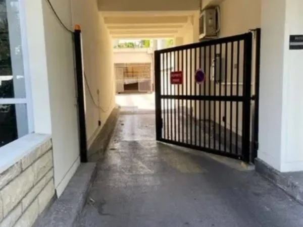 Parking 12 m²