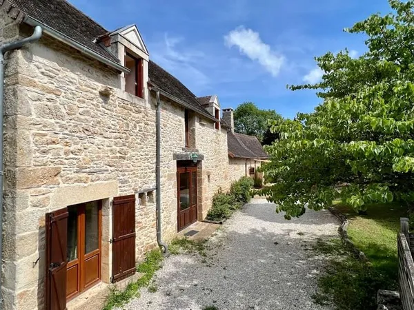Maison 17 pièces 232 m²