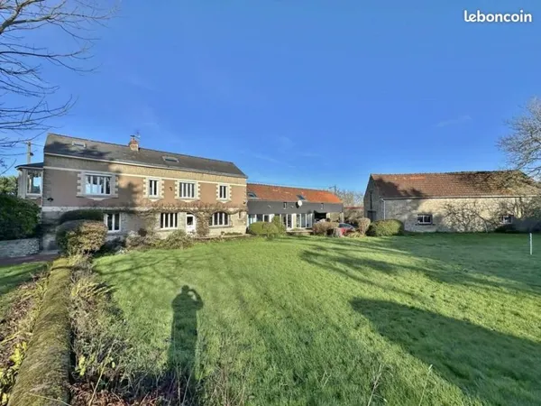Maison 9 pièces 243 m²