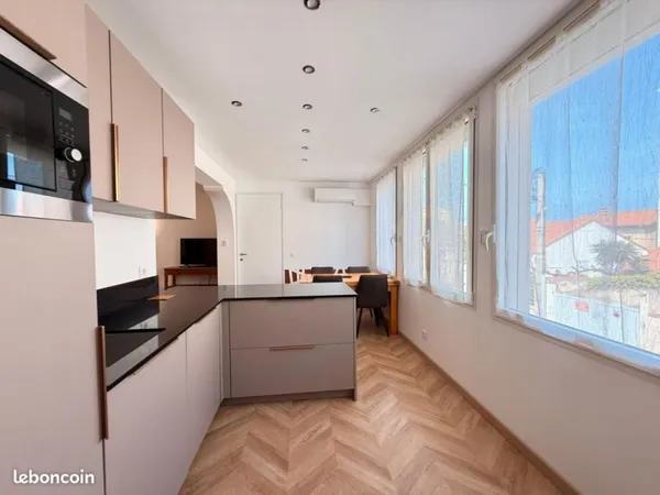 Appartement T3 4 faces avec garage