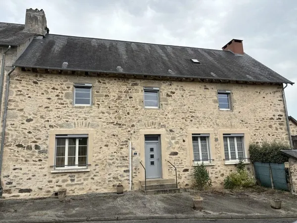 GRANDE MAISON AVEC DEPENDANCES