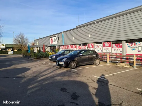 LOCAL D'ACTIVITE 254 m2 MENNECY (91)