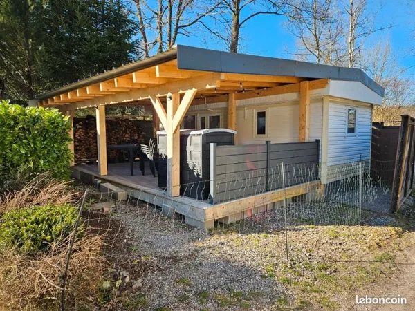 Mobil home avec terrasse couverte
