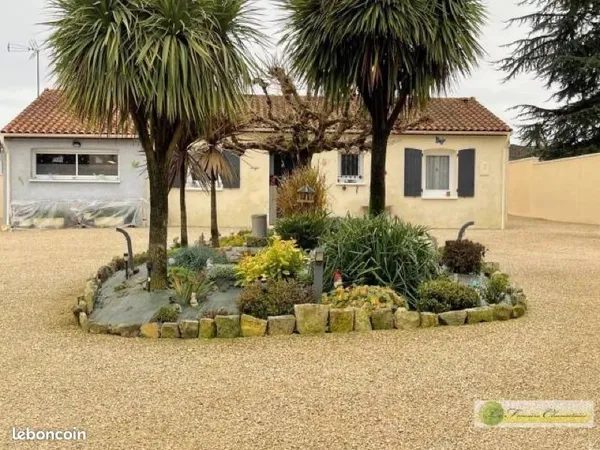 Charmant pavillon rénové plain-pied avec jardin, véranda & garages