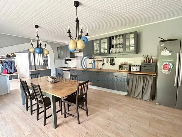 Maison 12 pièces 394 m²
