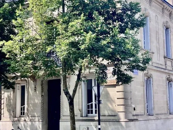 Demeure 8 pièces 180 m²