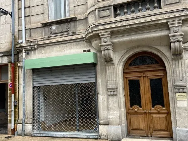 En direct propriétaire (uniquement)- Local de 26 m², 2 rue de l'Olivier - Situé au pied des Halles d
