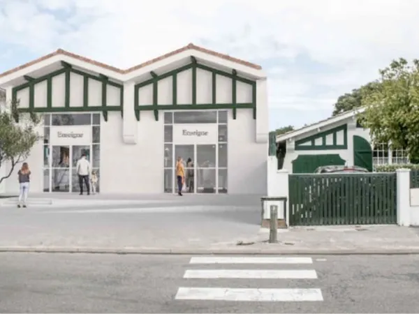 Local commercial 3 pièces 571 m²