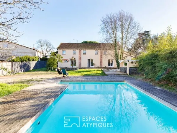 Ancienne Bergerie et son jardin avec piscine