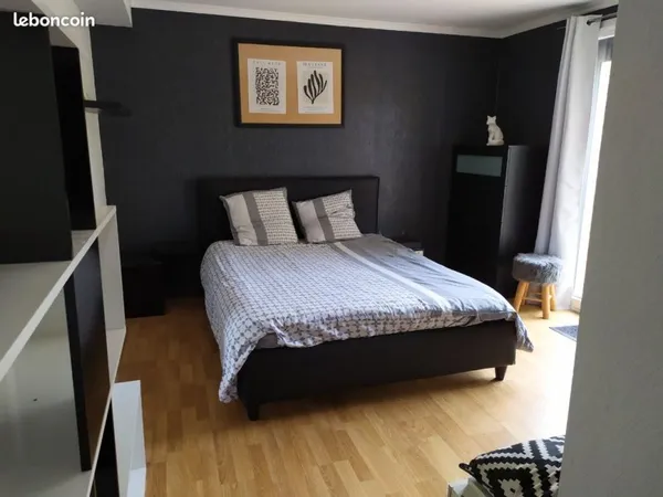 Chambre meublee