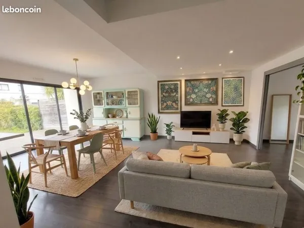 Maison contemporaine familiale (172 m²) - Vie au calme et volumes généreux à Pacé
