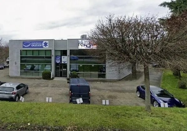 Local d'activité 606 m²