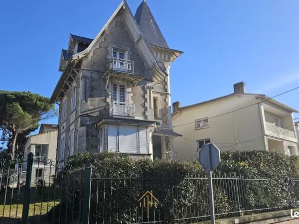 Villa 8 pièces 140 m²