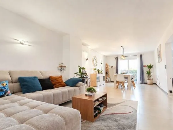 Spacieux Duplex T5 au Coeur de Messery