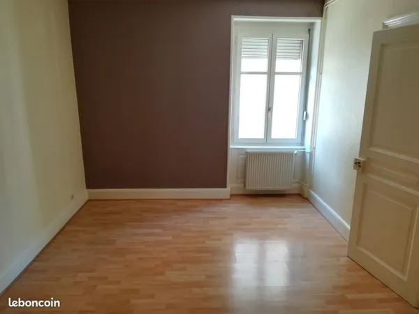 F3 rue Niffer 1er étage