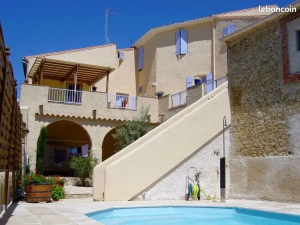 Grande maison avec piscine et dépendances, tout confort