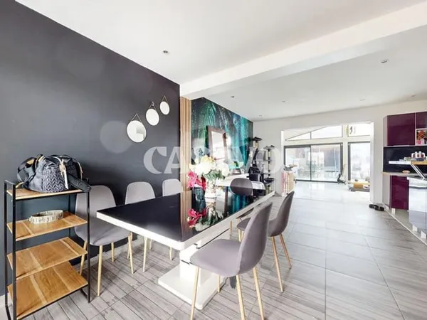 Vente Maison 5 pièces de 122m² - 77124 Villenoy