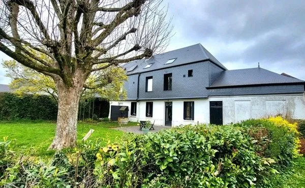 Yvetôt Centre : Superbe Propriété 1900 rénovée 171 m² avec 5 CH, Jardin 600 m², Terrasse Sud & PK ..