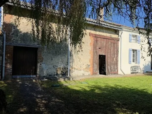 À vendre - Maison 2 chambres, grange, four à pain sur 2228 m² St