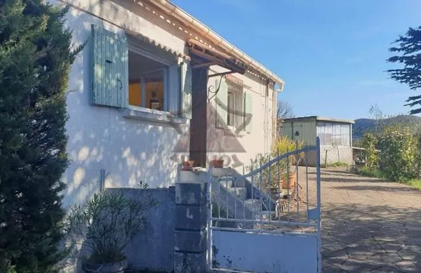 Maison de plain-pied 7 pièces 117 m²