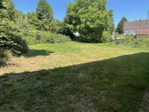 Vailly sur Sauldre, terrain de 1739 m2 constructible