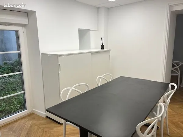 Bureau centre piéton St-Brieuc - 32m² - lumineux - prêt à travailler